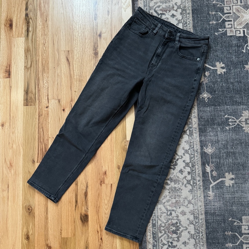 American Eagle High Rise Washed Black Mom Jeans 6 Short